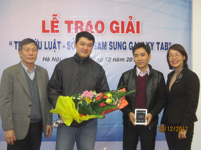 LuatVietnam trao giải Chương trình “Tra cứu luật - Sở hữu SAMSUNG Galaxy Tab”
